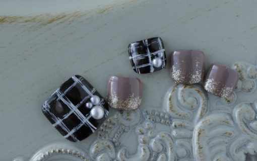 新百合ヶ丘パラジェル＆カルジェルネイルサロン「ネイルマーナ」フットネイル秋冬2024