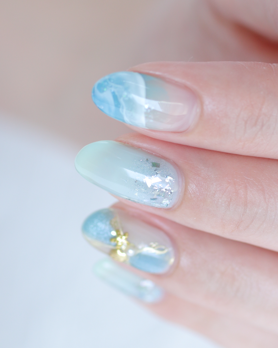 新百合ヶ丘パラジェル＆カルジェルネイルサロン「ネイルマーナ」夏ブルーネイル2025