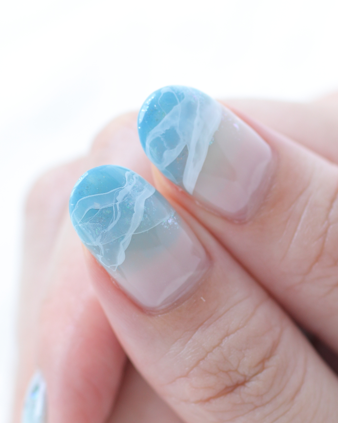 新百合ヶ丘パラジェル＆カルジェルネイルサロン「ネイルマーナ」夏ブルーネイル2025