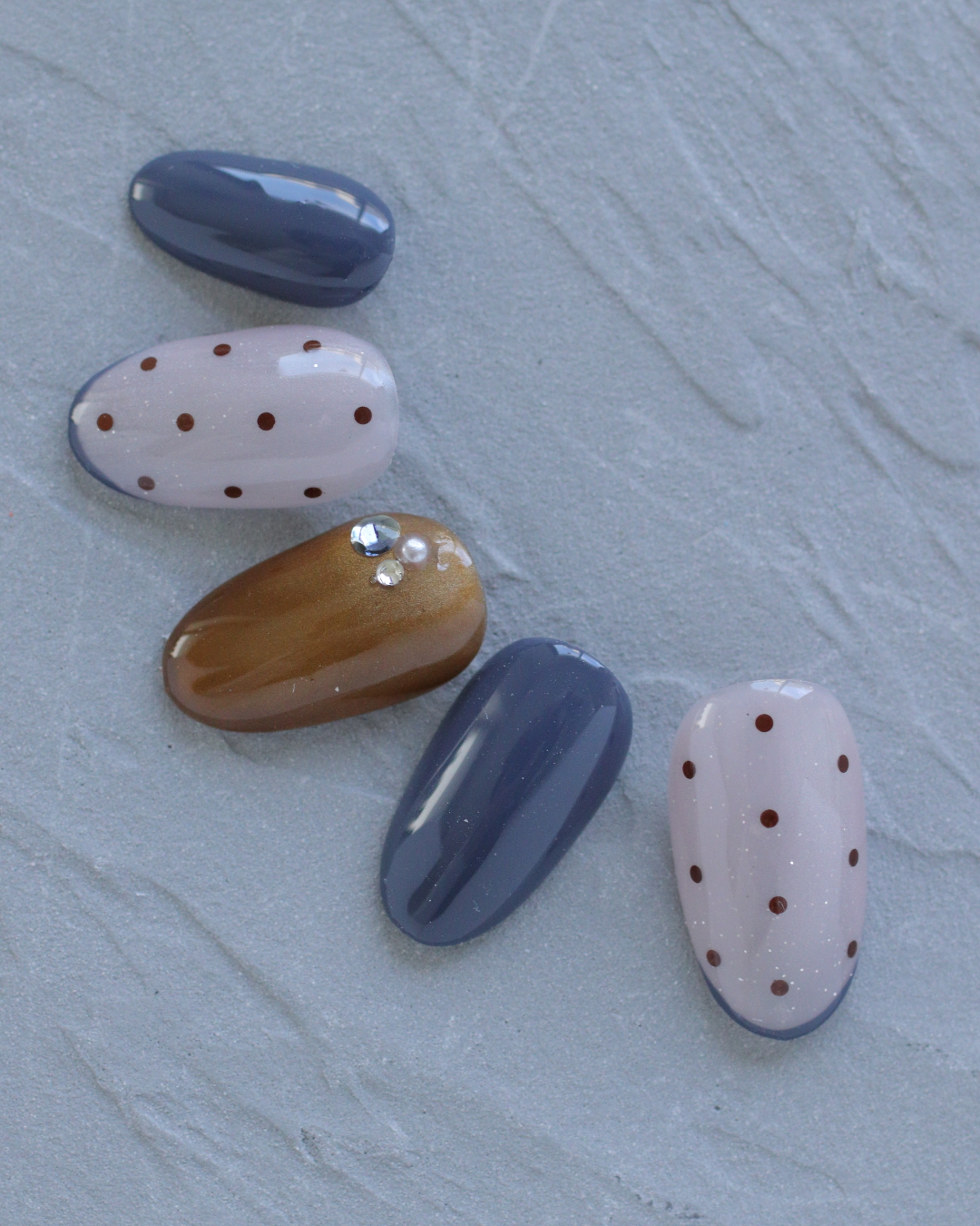 新百合ヶ丘パラジェル&カルジェルネイルサロン「ネイルマーナ」秋ネイル2025