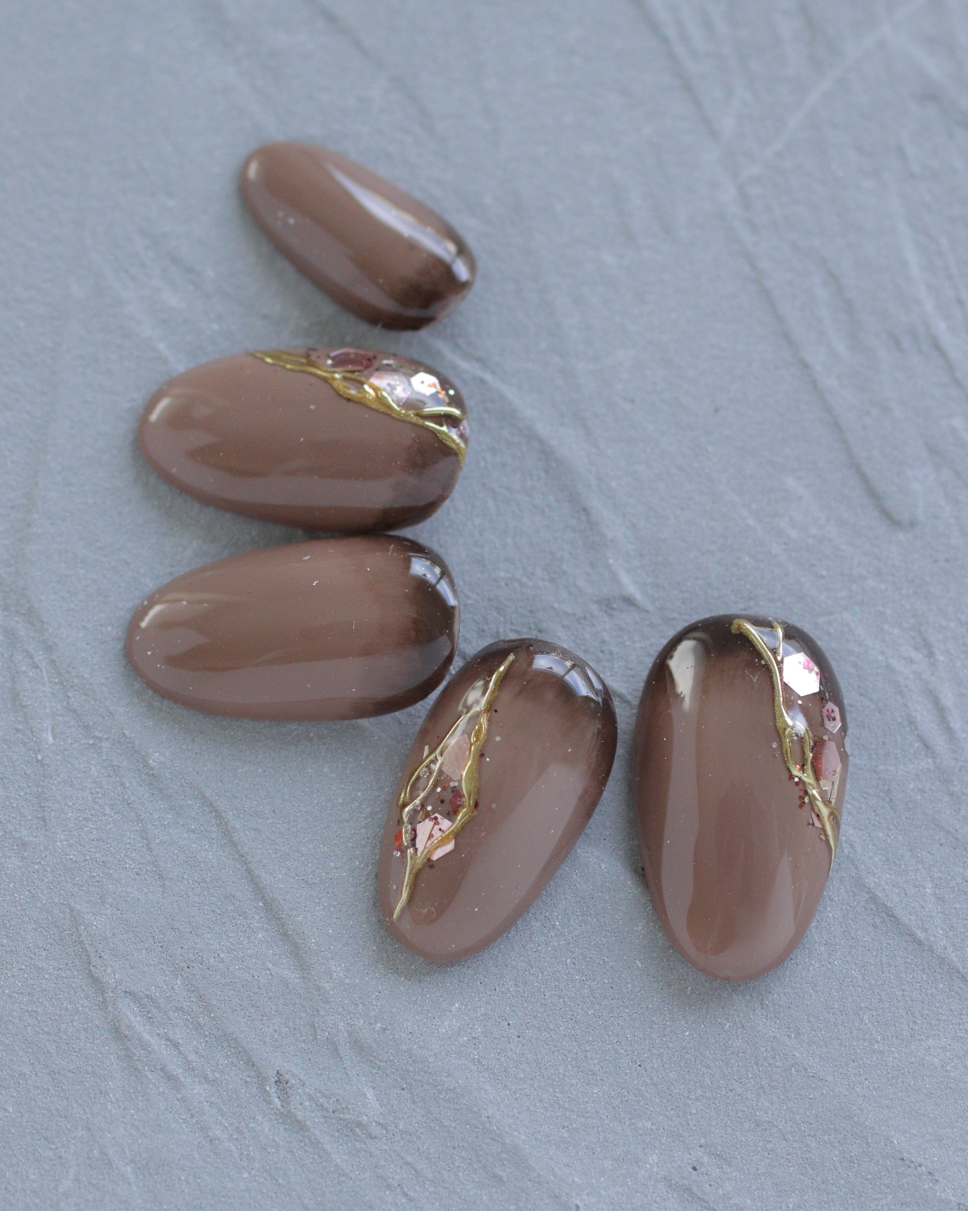 新百合ヶ丘パラジェル&カルジェルネイルサロン「ネイルマーナ」秋ネイル2025