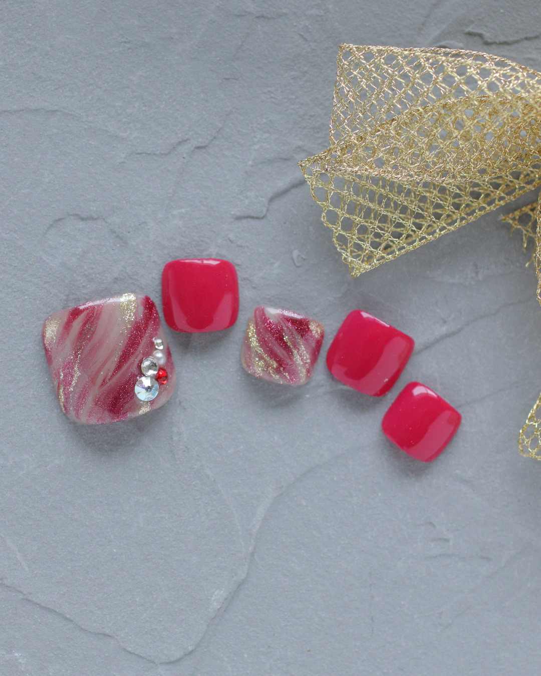 新百合ヶ丘パラジェル＆カルジェルネイルサロン「ネイルマーナ」冬フットネイル2025