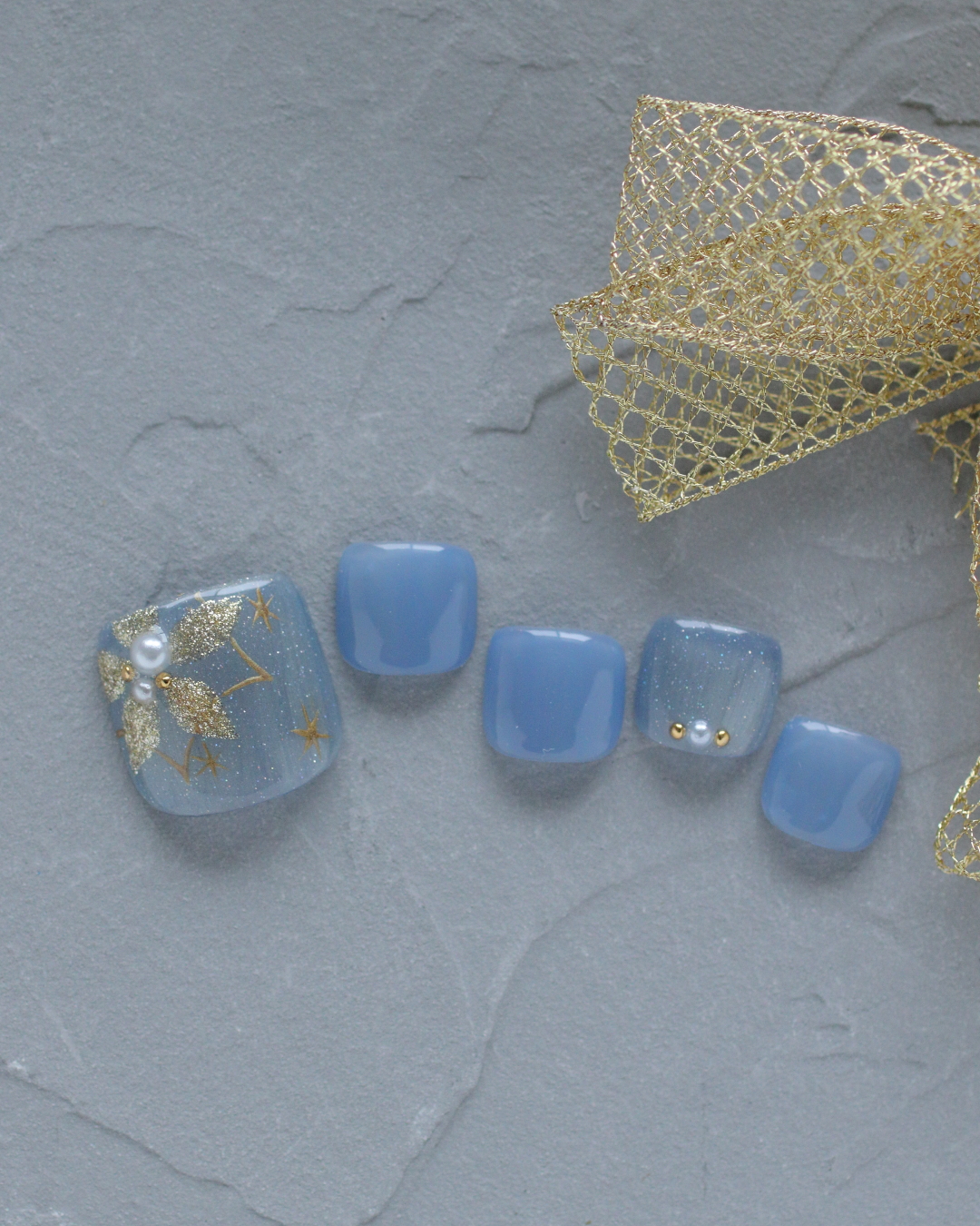 新百合ヶ丘パラジェル＆カルジェルネイルサロン「ネイルマーナ」冬フットネイル2025