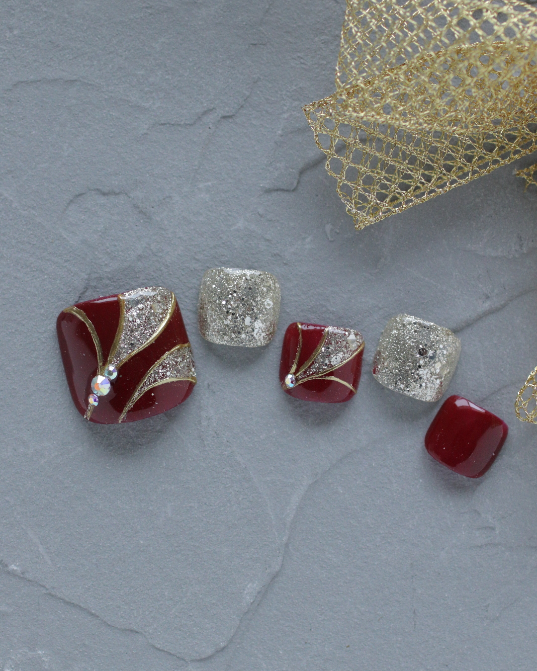 新百合ヶ丘パラジェル＆カルジェルネイルサロン「ネイルマーナ」冬フットネイル2025