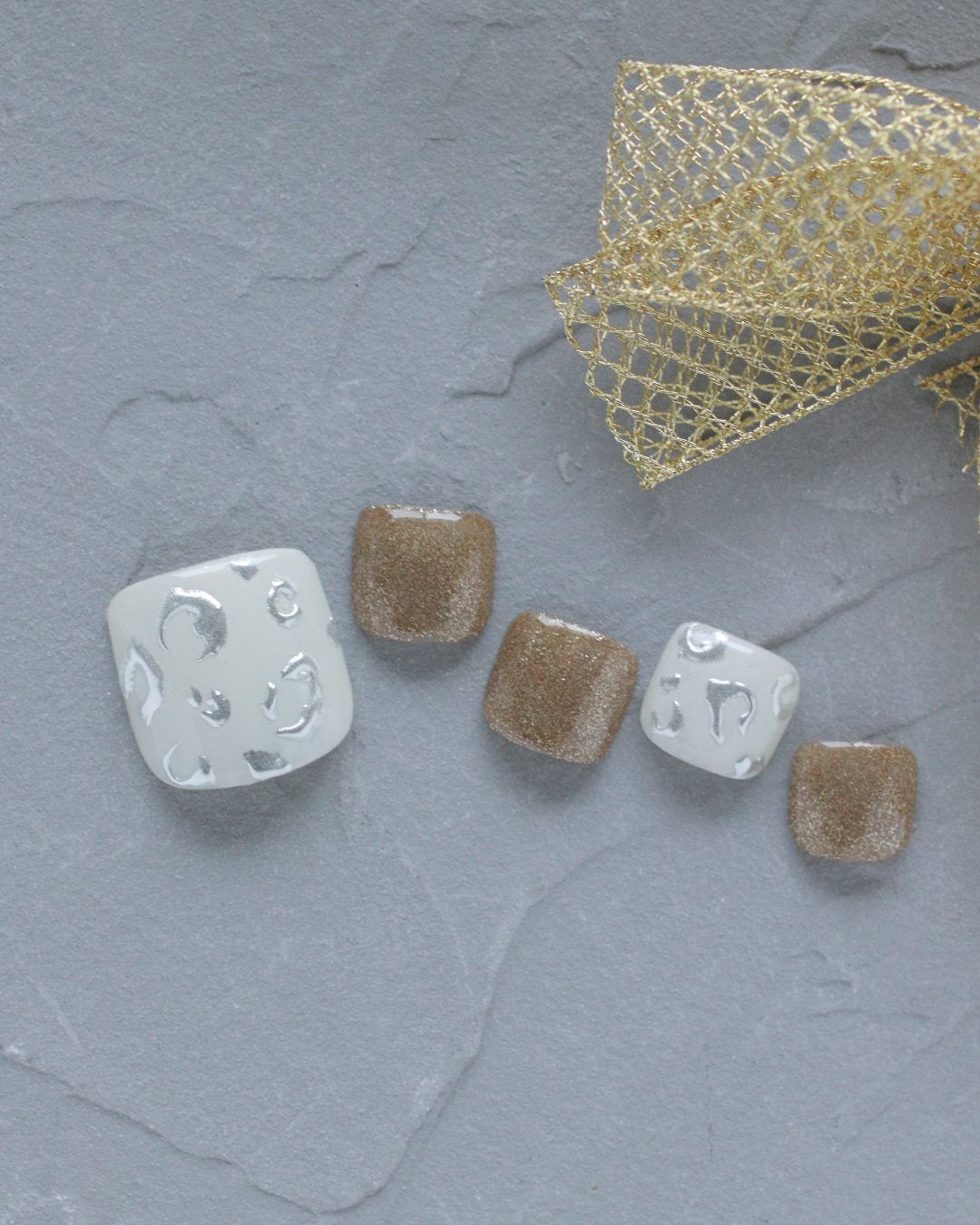 新百合ヶ丘パラジェル＆カルジェルネイルサロン「ネイルマーナ」冬フットネイル2025