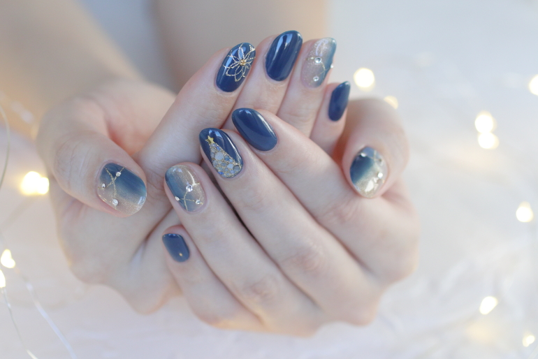 新百合ヶ丘パラジェル＆カルジェルネイルサロン「ネイルマーナ」クリスマスネイル2025