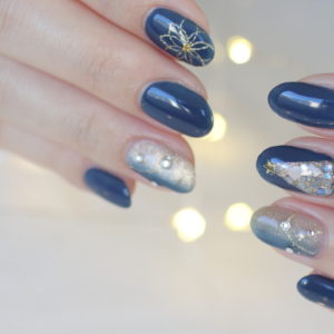 新百合ヶ丘パラジェル＆カルジェルネイルサロン「ネイルマーナ」クリスマスネイル2025