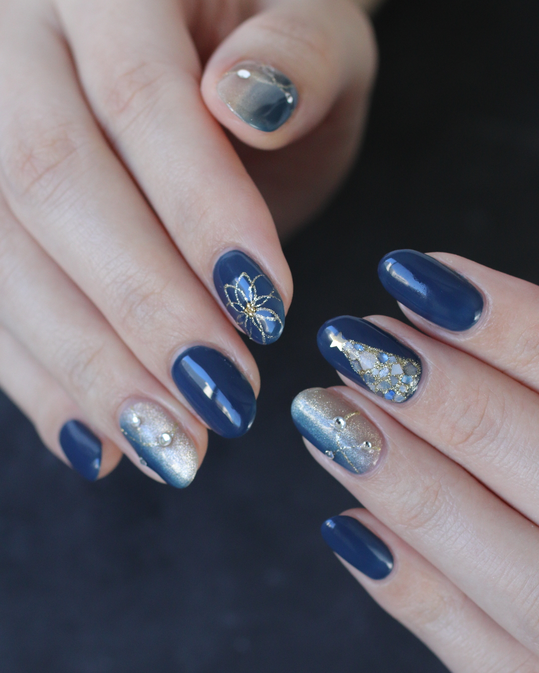 新百合ヶ丘パラジェル&カルジェルネイルサロン「ネイルマーナ」クリスマスネイル2025