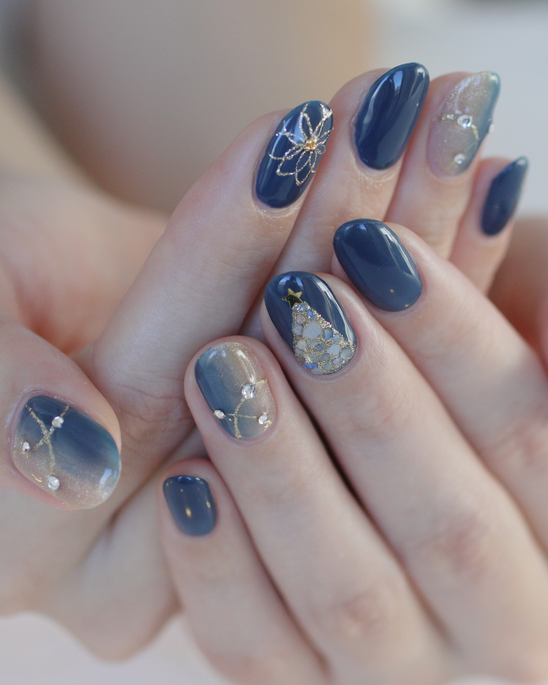 新百合ヶ丘パラジェル&カルジェルネイルサロン「ネイルマーナ」クリスマスネイル2025