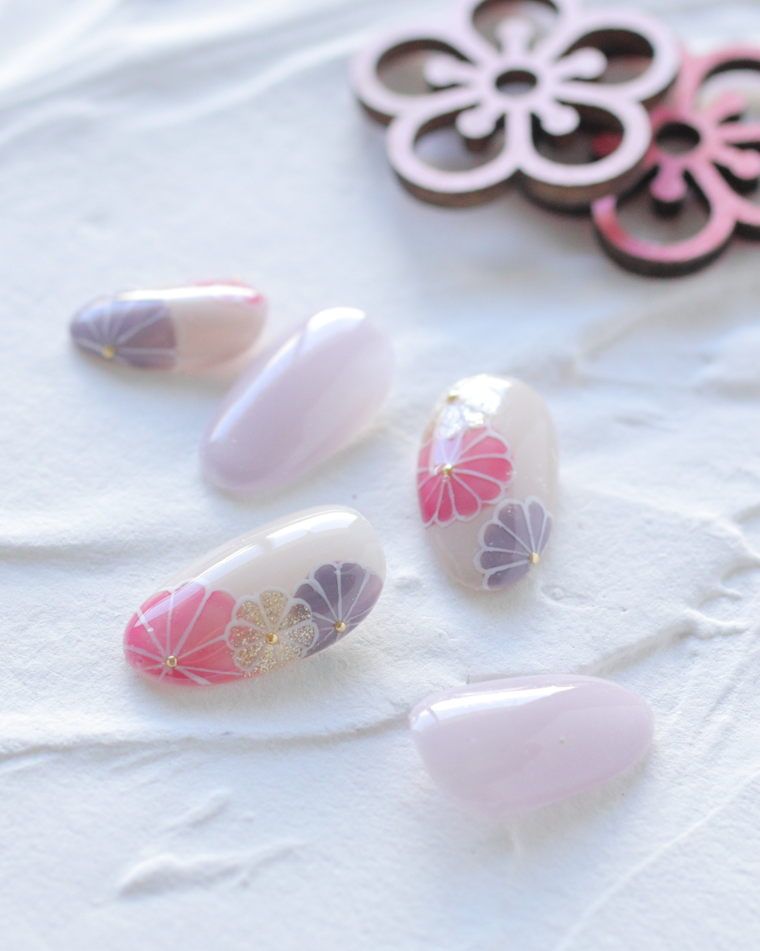 新百合ヶ丘パラジェル＆カルジェルネイルサロン「ネイルマーナ」初春ネイル2025