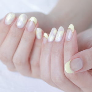 新百合ヶ丘ネイルサロン　バターイエローネイル